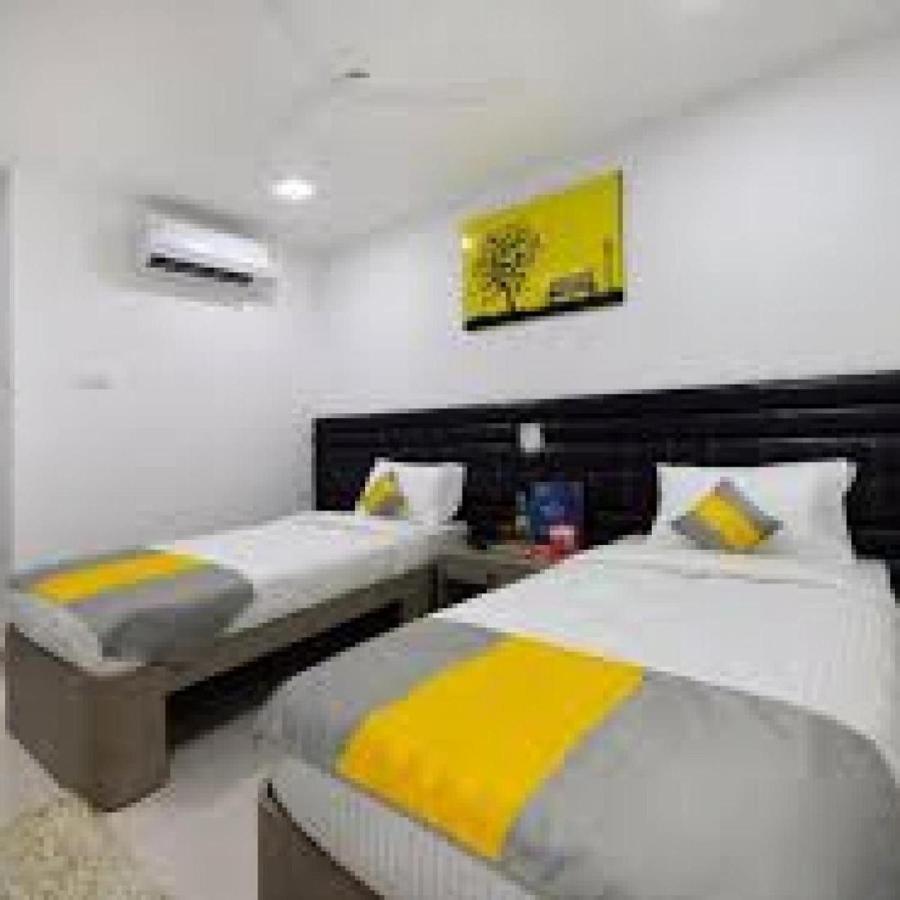 La Riviera Suites Madhapur Haiderabad Buitenkant foto